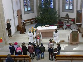 Der Heilige Nikolaus besuchte St. Crescentius (Foto: Karl-Franz Thiede)